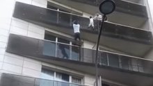 Malijski Spiderman spasio dijete koje je visjelo s balkona, Macron mu odmah dao državljanstvo