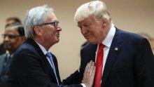 Juncker kaže da je Trump inicirao poljubac