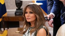 Otkriveno zašto Melania Trump uvijek pozira otvorenih usta