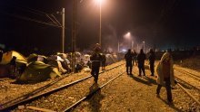 Incident na liniji Bihać - Sarajevo: Migranti zaustavili vlak i pobjegli