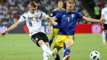 Kroos u posljednjim sekundama zabio za pobjedu koja Njemačku ostavlja u igri