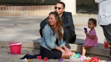 Chrissy Teigen i John Legend upoznali sinčića s prabakom