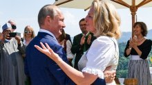 Tko je Karin Kneissl, austrijska ministrica kojoj je Putin plesao na vjenčanju