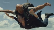 Dwayne Johnson pada li, pada... u svim filmovima. Pogledajte