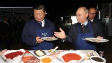 Xi Jinping od Putina za rođendan dobio - sladoled