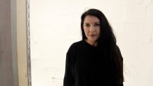 Marinu Abramović na izložbi u Italiji muškarac udario slikom u glavu