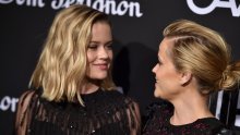 Reese Witherspoon i kći zablistale na crvenom tepihu poput blizanki