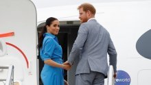 Povratak u Australiju za Meghan i Harryja umalo pošao po zlu, pilot u zadnji tren manevrom izbjegao dramu