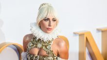 Lady Gaga najugodnije je iznenađenje godine: Skinula je sve maske, otkrila najveću životnu traumu i trijumfalno se vratila prvoj ljubavi