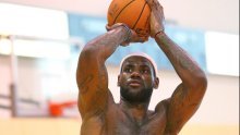 LeBron James otkrio tajnu savršene forme i dugovječnosti; kikiriki, bademi, vino...