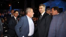 Plenković na korak do prihvaćanja Bandićeve želje: Besplatni udžbenici da, ali ne iz državnog proračuna