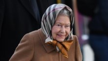 Sve je iznenadila: Engleska kraljica redovnom linijom vlaka stigla u Sandringham