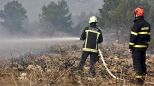 Na starom Yugu planule instalacije, vatra progutala još sedam kamp-kućica