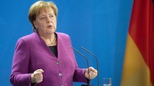 Merkel podržala Tuskovu ponudu kratke odgode Brexita