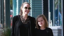 U crnom od glave do pete: Angelina Jolie ne odvaja se od skupocjene torbice od 17 tisuća kuna