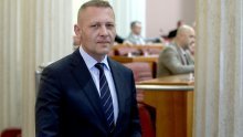 Krešo Beljak suvereniste nazvao izdajicama, a na Pantovčak bi vratio sve biste, uključujući i onu Kolinde Grabar-Kitarović