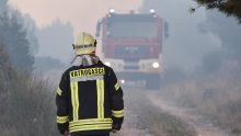 Požar kod Tribunja širi se jako brzo, angažirane sve vatrogasne snage