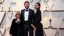 Bradley Cooper nije se odvajao od dvije najvažnije žene u svom životu