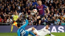 Ivan Rakitić usred Madrida bacio na koljena Real i Luku Modrića; vrijeme je da čelnici Barce progledaju...