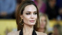 Angelina Jolie živi samo na bobičastom voću