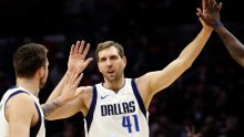 Nijemac Dirk Nowitzki oborio rekord Wilta Chamberlaina i zaslužio naklon do poda najvećih NBA zvijezda