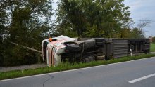 Na A3 prevrnuo se tegljač, jedna osoba ozlijeđena