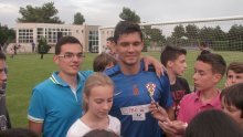 Lovren: Ovoliko autograma nisam još nikada potpisao!