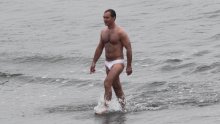 Slavni glumac na plaži pokazao isklesano tijelo