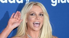 Obožavatelji dvoje oko mentalnog zdravlja i situacije koja je zadesila Britney Spears, a sumnju potpiruje i njezina majka