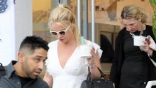 Nakon mjesec dana Britney Spears napustila psihijatrijsku ustanovu