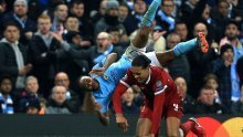 Sterling i Van Dijk izabrani za najbolje u Engleskoj, no čija je pobjeda mjerodavnija?