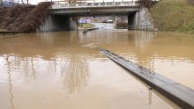 Izlivene rijeke u BiH prekinule promet, naselja na sjeveru odsječena, nema struje