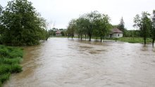 Poplave u BiH se šire, blokirane brojne prometnice, krenule i evakuacije