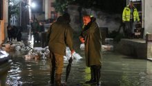 [FOTO] U Kostajnici cijelu noć trajala borba s nabujalom Unom, na snazi i dalje - izvanredno stanje