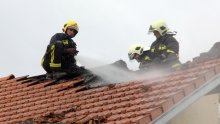 Ugašen požar u vojarni u Petrinji, nema ozlijeđenih