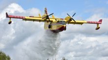 Dva air tractora i kanader gasili požar kod Šibenika