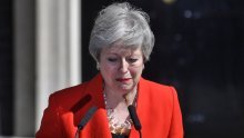 Theresa May u suzama podnijela ostavku: Nisam uspjela ostvariti Brexit