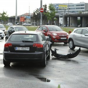 Sudar na križanju Ulice kneza Branimira i Zavrtnice