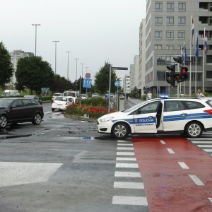 Sudar na križanju Ulice kneza Branimira i Zavrtnice