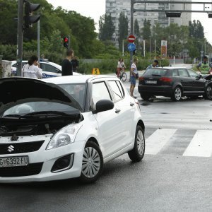 Sudar na križanju Ulice kneza Branimira i Zavrtnice