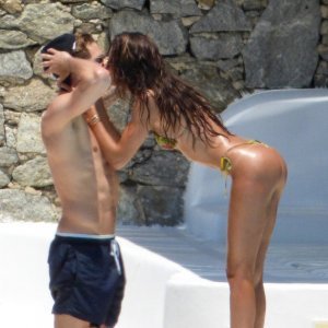 Izabel Goulart na Mikonosu