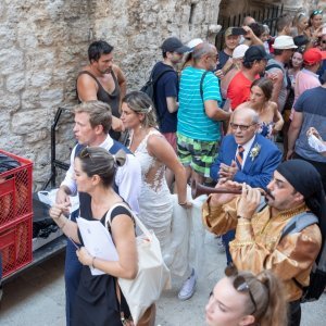 Dubrovnik: Veselo na Stradunu povodom vjenčanja para iz inozemstva