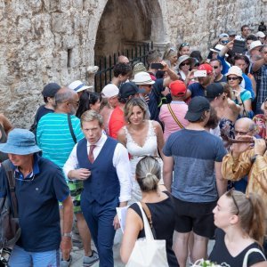 Dubrovnik: Veselo na Stradunu povodom vjenčanja para iz inozemstva