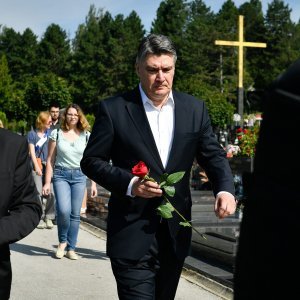 Zoran Milanović položio vijence podovom Dana pobjede