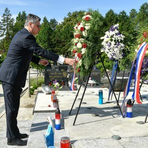 Zoran Milanović položio vijence podovom Dana pobjede