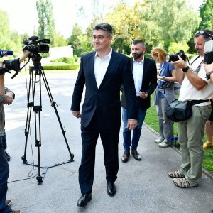 Zoran Milanović položio vijence podovom Dana pobjede