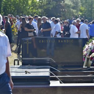 Pokop Blagice Bandić, majke zagrebačkog gradonačelnika Milana Bandića