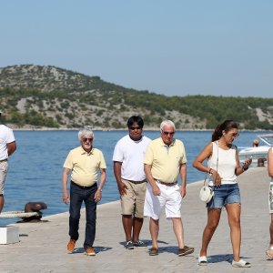 Bernie Ecclestone sa suprugom i društvom u Šibeniku