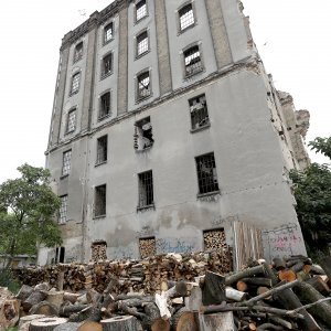 Niz zgrada u Paromlinskoj ruglo je grada te opasnost za prolaznike