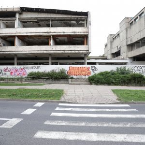 Niz zgrada u Paromlinskoj ruglo je grada te opasnost za prolaznike